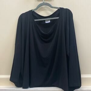 PLANET women’s size 1 black, long sleeve boxy top